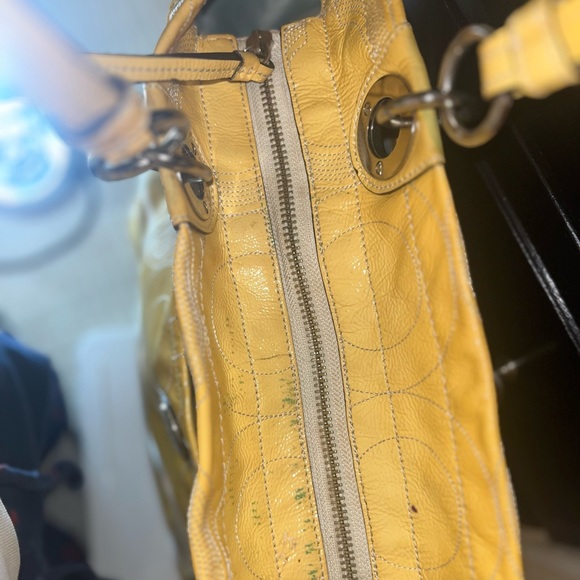 Y2k Coach Large Yellow Patent Leather Bag - Picture 8 of 10